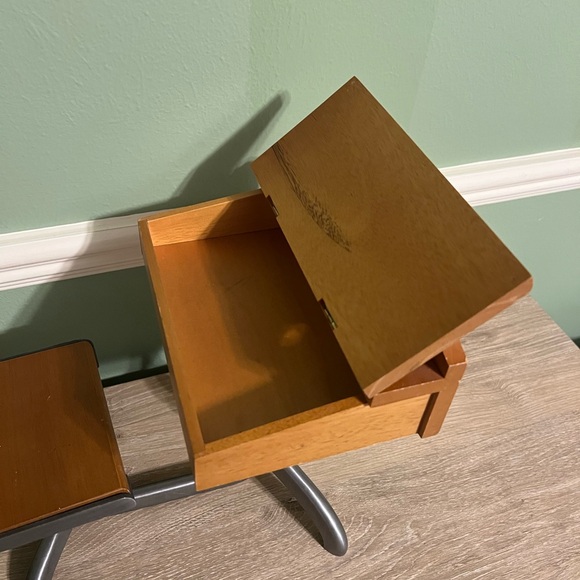 American Girl Molly's Desk + Accessories - Picture 3 of 5